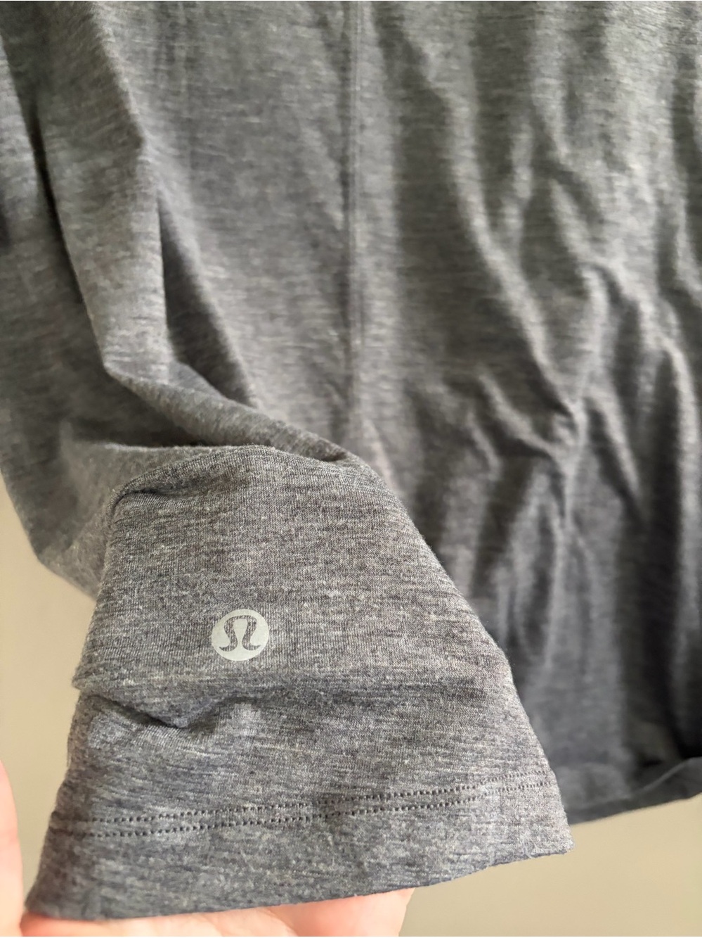 Lululemon Crescent Tee *Silver grey Size 12 - Picture 7 of 8